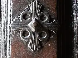 Herrajes de la puerta de la ermita de San Juan o del Cristo del Remedio (Briones, La Rioja). .