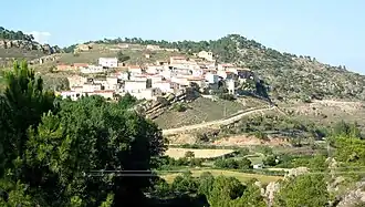 Vista general (suroccidental) del caserío de Algarra (Cuenca), año 2012.