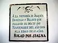 Detalle de ladrillo cerámico (señalización funeraria de pared) en el cementerio de Los Santos, Castielfabib (Valencia), año 1868.
