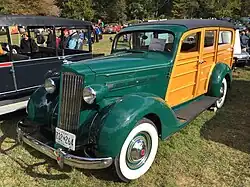 Packard Six 115C (1937)