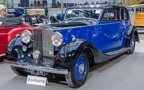 Rolls-Royce Phantom III de 1937, con ruedas de radios carenadas