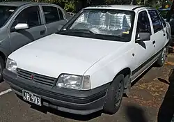 Daewoo Racer de cuatro plazas, modelo 1992.