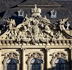 Escudo de armas del príncipe obispo Friedrich Karl en la residencia de Würzburgo
