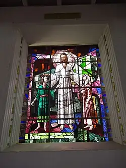 Vitral de Jesús bendiciendo a los niños