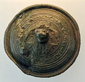 Escudo de bronce del siglo VIII o IX&nbsp;a.&nbsp;C.