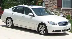 Infiniti M de segundageneración con carrocería cupé