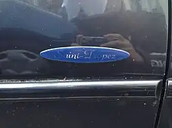 2 puertas, 3 y 5 puertas (monograma).