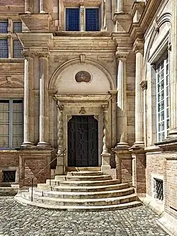 Puerta del Hôtel d'Assézat.