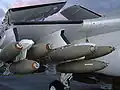 A-6 Intruder con 12 bombas Mk 82 de 500 libras (227 kg) en los dos pilones del ala derecha.
