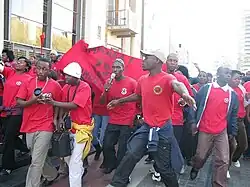 Protesta en los asentamientos informales de Abahlali baseMjondolo por la Resolución del Tribunal Constitucional