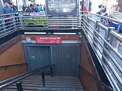 Estaciones cerradas en todas las líneas del Metro de Santiago.