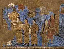 Embajada china de Afrasiab (izquierda), con seda y una cadena de capullos de gusanos de seda, y delegados turcos (derecha), reconocibles por sus largas trenzas.[10]​[11]​