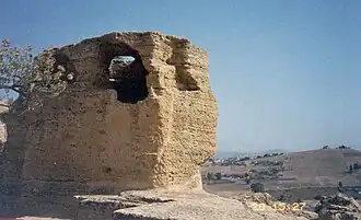 Muro que rodea la villa