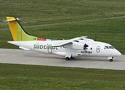 Donier 328 de Air Alps con los colores del Südtirol en el Aeropuerto de Hannover (2008)