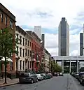 Las calles del centro de Albany, con la Torre Corning al fondo.