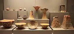 Sesklo y Dímini, Cerámica del Neolítico Tardío 5300-4500 a.&nbsp;C. Galería de Prehistoria Griega, Museo Arqueológico Nacional de Atenas..