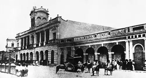 En la esquina se encontraba antiguamente el Cabildo.