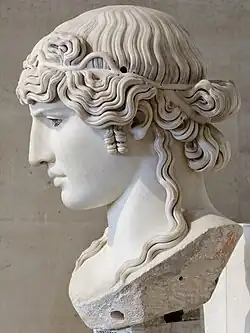 Antinoo Mondragone,[23]​ una de las numerosas representaciones de Antínoo, ca. 130.