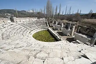 El odeón o buleterión.