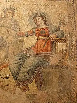 Mosaico con la figura de Apolo.