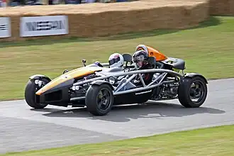 Ariel Atom 3 en circuito (volante a la derecha).