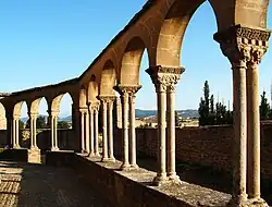 Arquería de la iglesia de Santa María de Eunate.