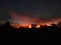Rayos crepusculares tras el ocaso en Aguascalientes.