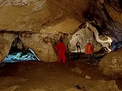 Entrada inferior de la cueva de Atxurra, abierta artificialmente en 1882.