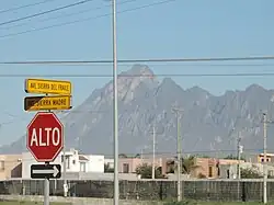 Letrero de la Avenida Sierra del Fraile