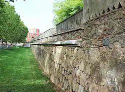 Detalle de verdugada bajo troneras