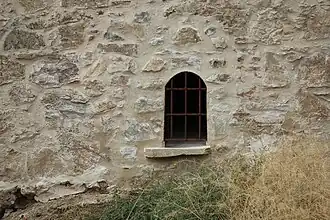 Portillo abierto al cerrase la Puerta del Alpendiz