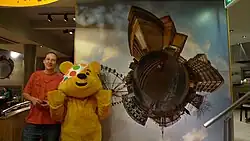 Figura de Pudsey Bear, mascota de Children in Need, producido anualmente por la BBC.