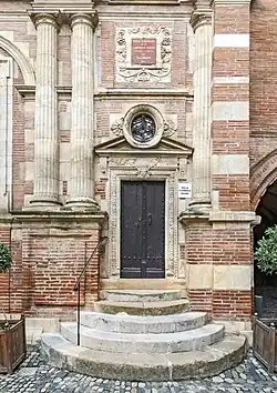 Antigua puerta de la oficina del comerciante.