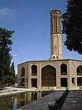 El captador de viento de "Dowlat-abad", en Yazd, es uno de los más grandes construidos en pie.