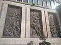 Bajorrelieves en el frontis, realizadas por Artemio Ocaña