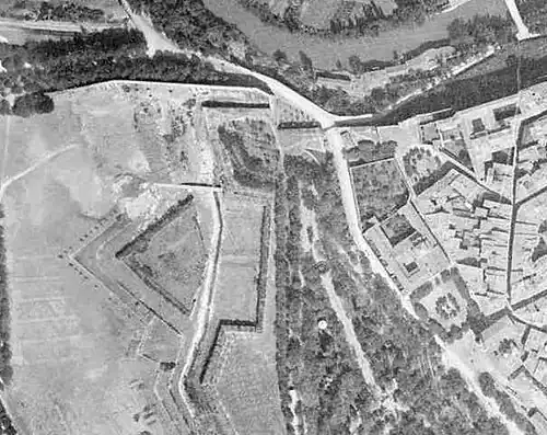 Baluarte, aún visible, y su entorno en una ortofoto de hacia 1927.