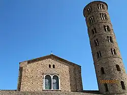 Bíforas paleocristianas, del basílica de San Apolinar el Nuevo en Rávena. Siglo VI.