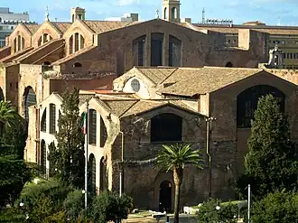 Las termas de Diocleciano y la iglesia de Santa María de los Ángeles.