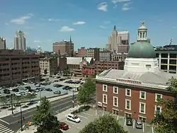 Vista lateral del edificio, 2012