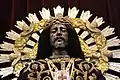 Cristo de Medinaceli, con el escapulario (cruz roja y azul) que indica su condición de cautivo redimido por los trinitarios.