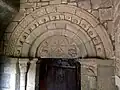 Portada románica de la iglesia