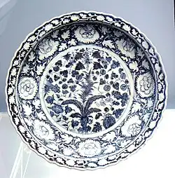 Plato azul y blanco, Jingdezhen, dinastía Yuan (1271-1368).