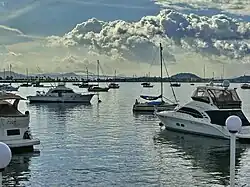Botes en la calzada de Amador.