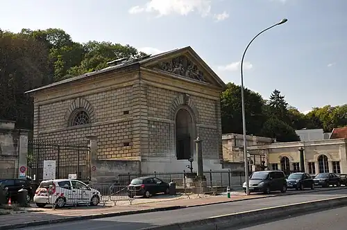 Edificio de 1825 erigido por orden de Carlos X de Francia