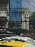 Edificio alojando a la Embajada en Bangkok