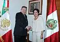 El canciller peruano Rafael Roncagliolo y la canciller mexicana Patricia Espinosa en la Ciudad de México; 2012.