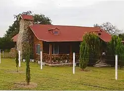 Típica cabaña en el municipio de Allende