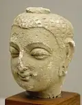 Cabeza de Buda de Gandhara, siglo&nbsp;V (donación Santos Munsuri).