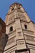 Ábside y Torre de la Colegiata de Santa María la Mayor, S.XIV, excepto el chapitel, añadido en la década de 1770, (Calatayud)
