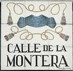 Callejero histórico, obra del ceramista Ruiz de Luna.
